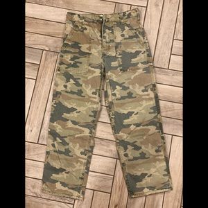 CAMO FREE PEOPLE CROPPED JEANS sz 26 5/6 pre owned great condition
